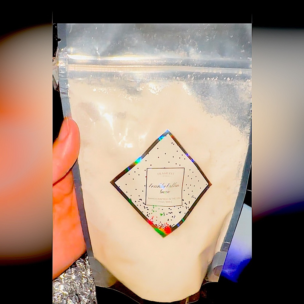 Freshly Fallen Snow By Fragrant Jewels 7oz Bath Bomb Bag